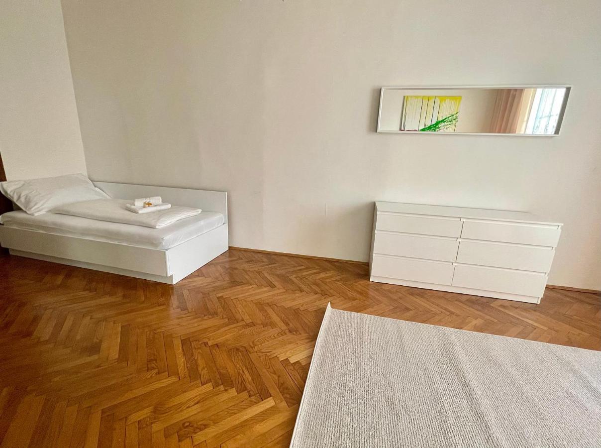 Apartment Zum Schlossberg - Top 1 Self Check-In Грац Екстериор снимка